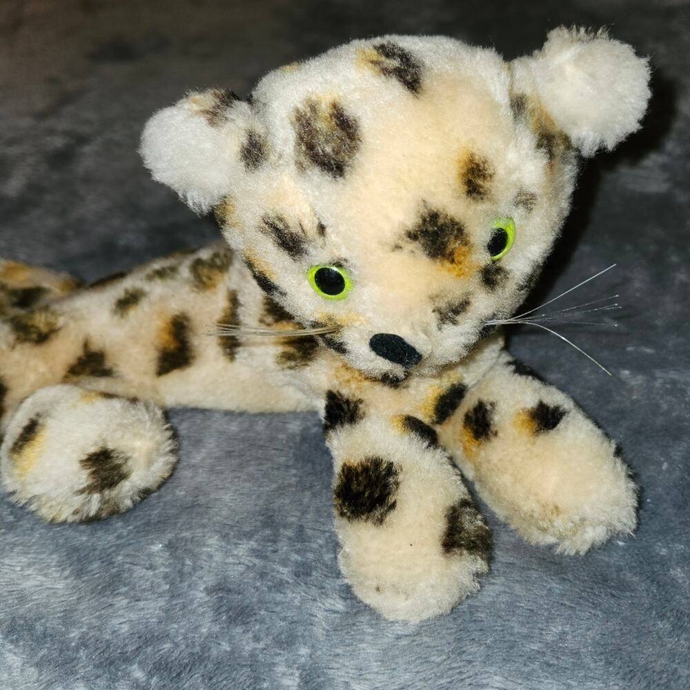 1978 Dakin Leopard Plush Vintage Bean Filled Green Eyes 11.5"